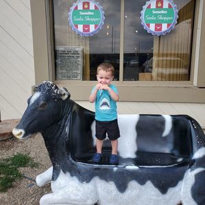 Meet your Posher, June